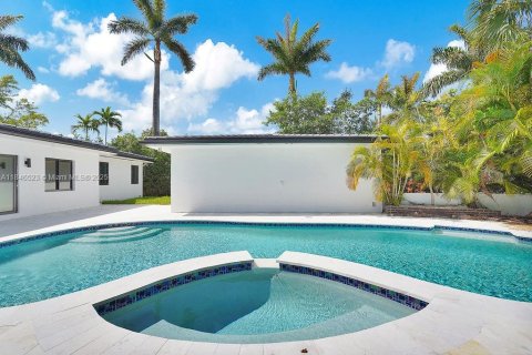 Casa en venta en Miami Shores, Florida, 4 dormitorios, 279.45 m2 № 1844128 - foto 7