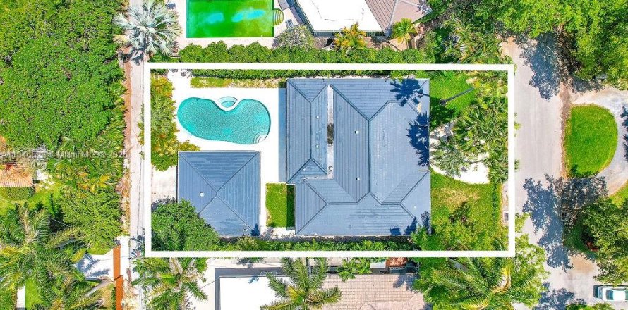 Casa en Miami Shores, Florida 4 dormitorios, 279.45 m2 № 1844128
