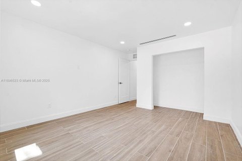 Casa en venta en Miami Shores, Florida, 4 dormitorios, 279.45 m2 № 1844128 - foto 30