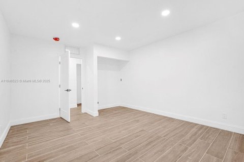 Casa en venta en Miami Shores, Florida, 4 dormitorios, 279.45 m2 № 1844128 - foto 13