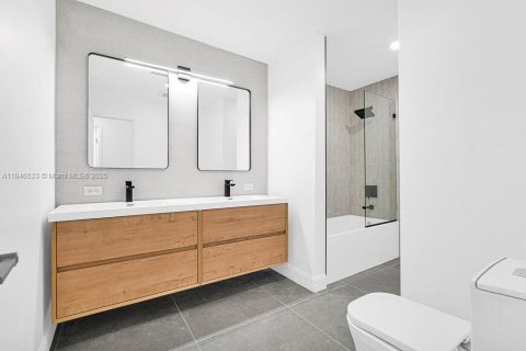 Casa en venta en Miami Shores, Florida, 4 dormitorios, 279.45 m2 № 1844128 - foto 16