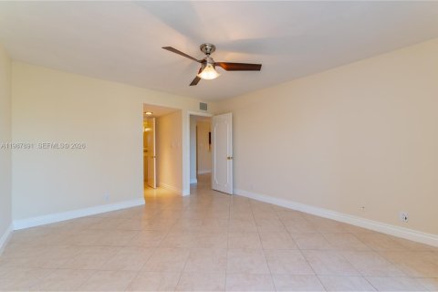 Снять в аренду кондоминиум в Дания-Бич, Флорида 2 спальни, 104.61м2, № 2051832 - фото 6