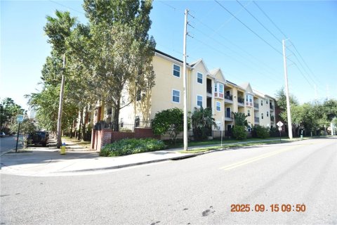 Condominio en alquiler en Tampa, Florida, 1 dormitorio, 80.55 m2 № 1905104 - foto 1