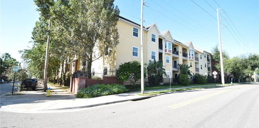 Estudio en el Condominio en Tampa, Florida  № 1905104