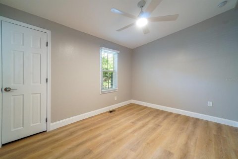 House in Orlando, Florida 3 bedrooms, 105.82 sq.m. № 2150241 - photo 12