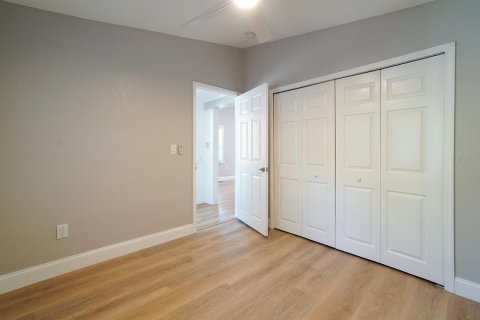 House in Orlando, Florida 3 bedrooms, 105.82 sq.m. № 2150241 - photo 15