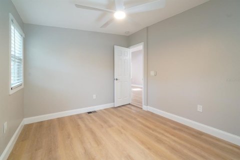 House in Orlando, Florida 3 bedrooms, 105.82 sq.m. № 2150241 - photo 10