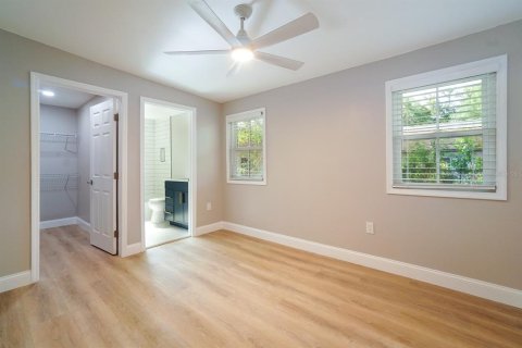 House in Orlando, Florida 3 bedrooms, 105.82 sq.m. № 2150241 - photo 9