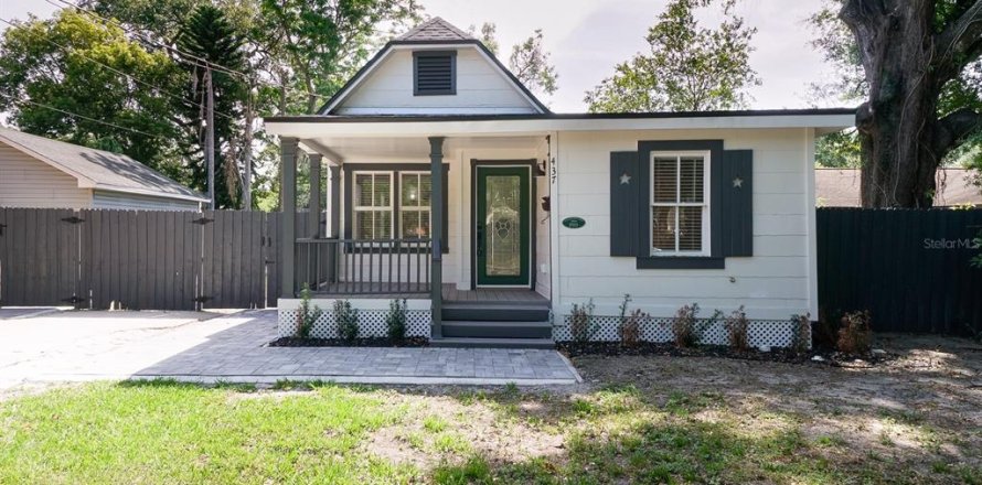 House in Orlando, Florida 3 bedrooms, 105.82 sq.m. № 2150241