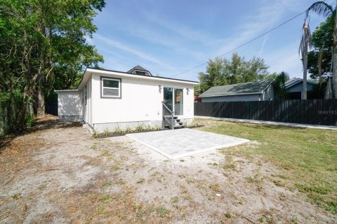 House in Orlando, Florida 3 bedrooms, 105.82 sq.m. № 2150241 - photo 19