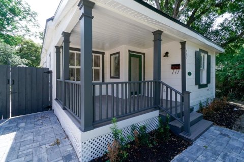 House in Orlando, Florida 3 bedrooms, 105.82 sq.m. № 2150241 - photo 2