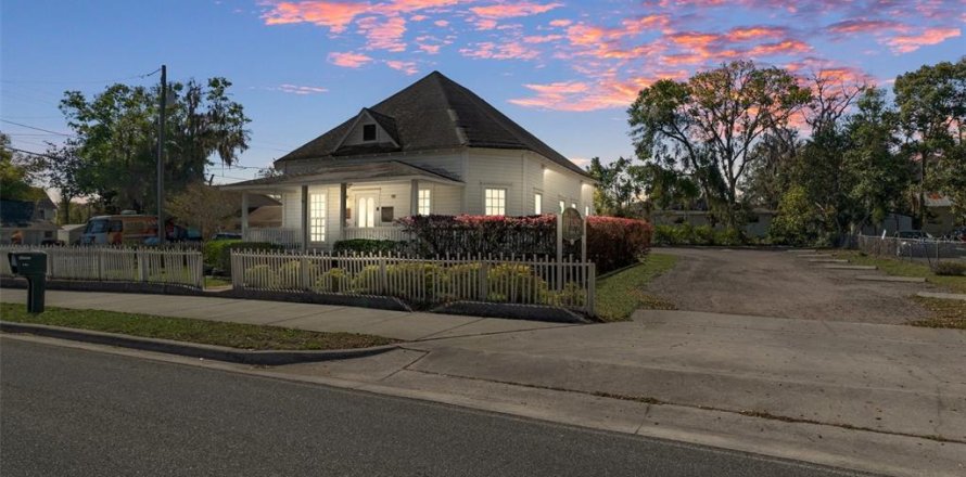 Propiedad comercial en Inverness, Florida 148.64 m2 № 1573008