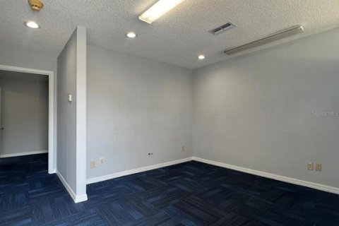 Propiedad comercial en alquiler en Ocala, Florida, 122.63 m2 № 1831316 - foto 3