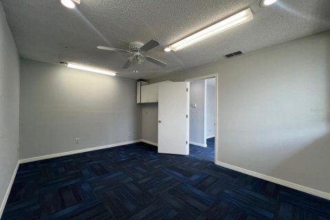 Propiedad comercial en alquiler en Ocala, Florida, 122.63 m2 № 1831316 - foto 8