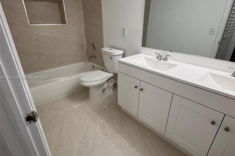 Copropriété à louer à Doral, Floride: 1 chambre, 75.25 m2 № 1995624 - photo 5