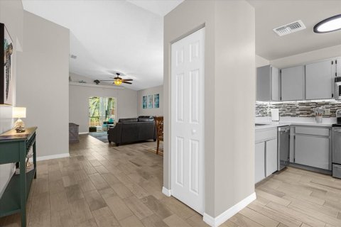 Villa ou maison à louer à Kissimmee, Floride: 3 chambres, 128.39 m2 № 2415324 - photo 2