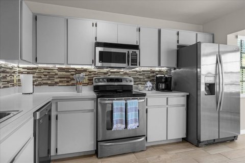 Villa ou maison à louer à Kissimmee, Floride: 3 chambres, 128.39 m2 № 2415324 - photo 3