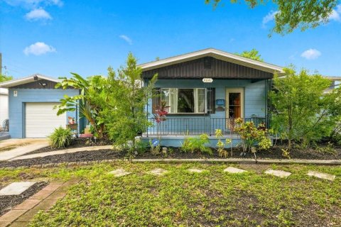 Casa en Saint Petersburg, Florida 2 dormitorios, 131.09 m2 № 2322905