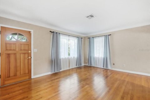 House in Saint Petersburg, Florida 2 bedrooms, 131.09 sq.m. № 2322905 - photo 6
