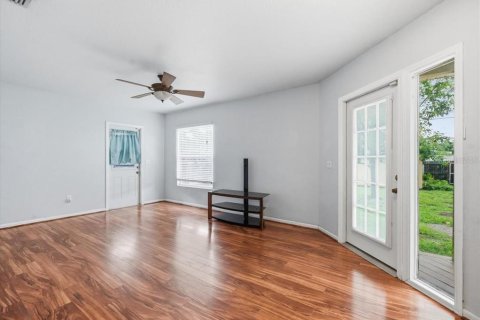 House in Saint Petersburg, Florida 2 bedrooms, 131.09 sq.m. № 2322905 - photo 16