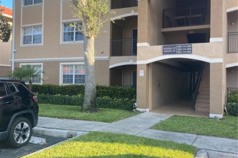 Condo in Pembroke Pines, Florida, 2 bedrooms  № 2004331