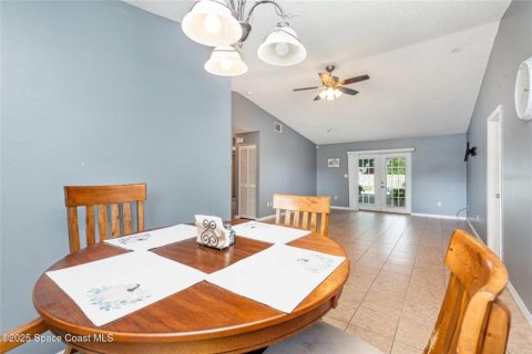 House in Titusville, Florida 2 bedrooms, 96.34 sq.m. № 1829948 - photo 11
