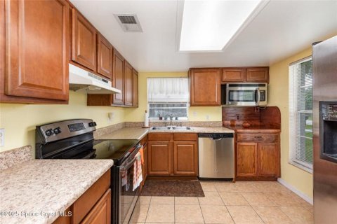 House in Titusville, Florida 2 bedrooms, 96.34 sq.m. № 1829948 - photo 12