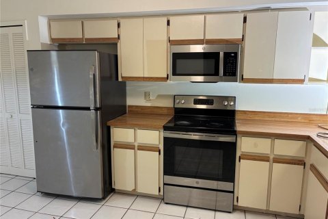 Appartement à louer à Longwood, Floride: 2 chambres, 110.37 m2 № 2426862 - photo 2