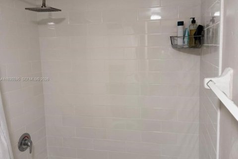 Купить кондоминиум в Майами, Флорида 1 спальня, 65.96м2, № 2054878 - фото 10