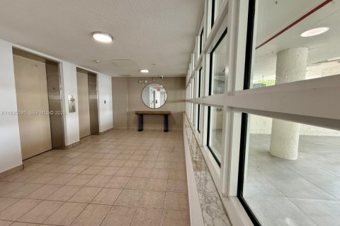 Купить кондоминиум в Майами, Флорида 1 спальня, 65.96м2, № 2054878 - фото 4