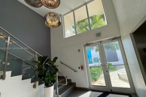 Купить кондоминиум в Майами, Флорида 1 спальня, 65.96м2, № 2054878 - фото 3