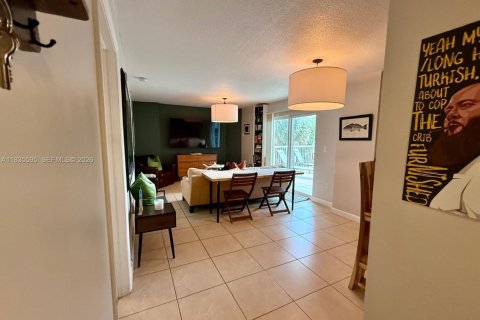 Купить кондоминиум в Майами, Флорида 1 спальня, 65.96м2, № 2054878 - фото 17