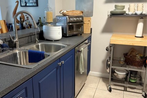 Купить кондоминиум в Майами, Флорида 1 спальня, 65.96м2, № 2054878 - фото 12