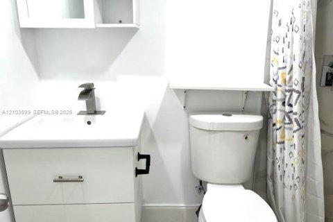 Villa ou maison à louer à Davie, Floride: 1 chambre, 118.91 m2 № 2411803 - photo 14