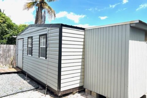 Villa ou maison à louer à Davie, Floride: 1 chambre, 118.91 m2 № 2411803 - photo 3