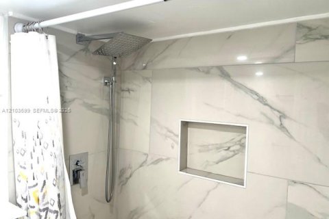 Villa ou maison à louer à Davie, Floride: 1 chambre, 118.91 m2 № 2411803 - photo 11