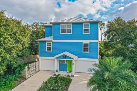 House in Saint Augustine, Florida 3 bedrooms, 205.59 sq.m. № 2428724