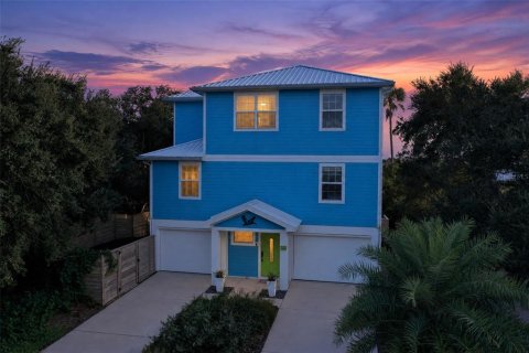 House in Saint Augustine, Florida 3 bedrooms, 205.59 sq.m. № 2428724 - photo 2