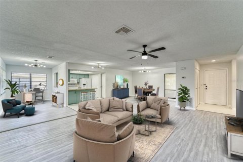 Condominio en alquiler en Sun City Center, Florida, 2 dormitorios, 152.55 m2 № 1910312 - foto 6