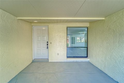 Condominio en alquiler en Sun City Center, Florida, 2 dormitorios, 152.55 m2 № 1910312 - foto 4