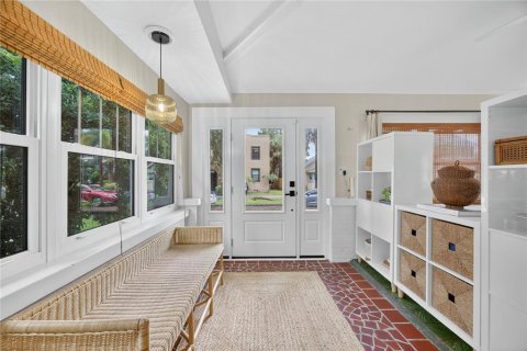 House in Saint Petersburg, Florida 5 bedrooms, 290.04 sq.m. № 2198224 - photo 3
