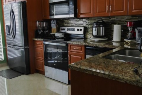 Condo in Miami, Florida, 3 bedrooms  № 1874889 - photo 3