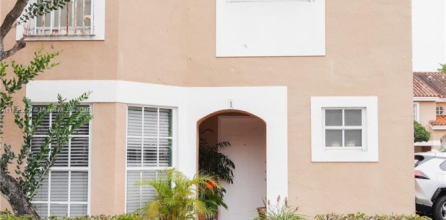 Condo in Miami, Florida, 3 bedrooms № 1874889