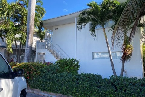 Villa ou maison à louer à Miami Beach, Floride: 2 chambres, 69.68 m2 № 1981807 - photo 28