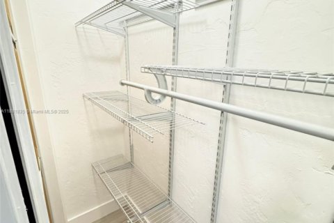 Villa ou maison à louer à Miami Beach, Floride: 2 chambres, 69.68 m2 № 1981807 - photo 26