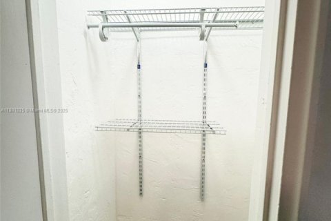 Villa ou maison à louer à Miami Beach, Floride: 2 chambres, 69.68 m2 № 1981807 - photo 27