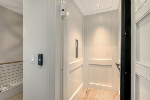 Casa en venta en Sarasota, Florida, 4 dormitorios, 404.96 m2 № 1525341 - foto 28