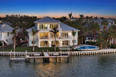 Casa en venta en Sarasota, Florida, 4 dormitorios, 404.96 m2 № 1525341 - foto 1
