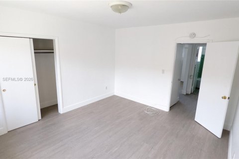 Villa ou maison à louer à Miami Beach, Floride: 1 chambre, 292.64 m2 № 2056729 - photo 4