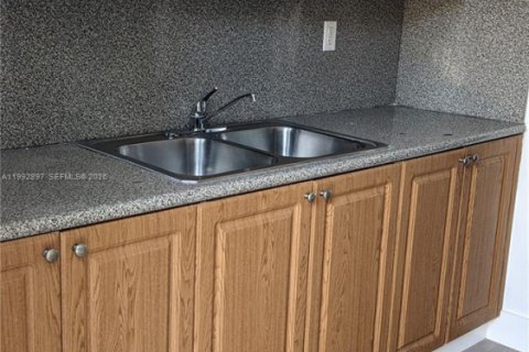 Villa ou maison à louer à Miami Beach, Floride: 1 chambre, 292.64 m2 № 2056729 - photo 7